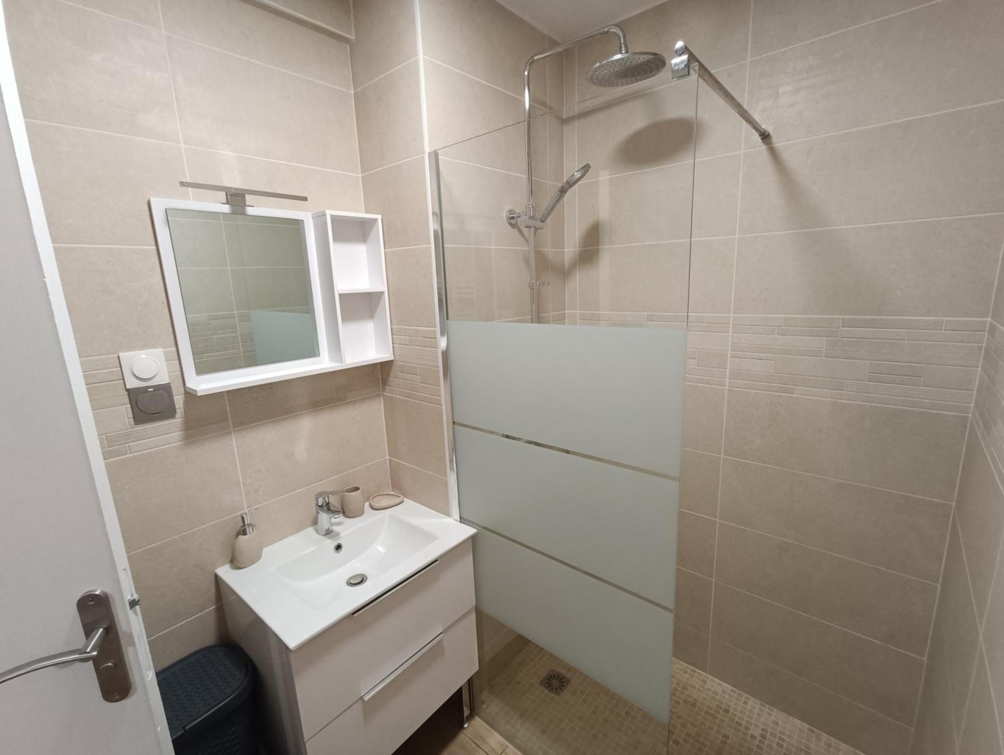 Appartements Et Studio Renoves En 2022, Intra Muros أفينيون المظهر الخارجي الصورة